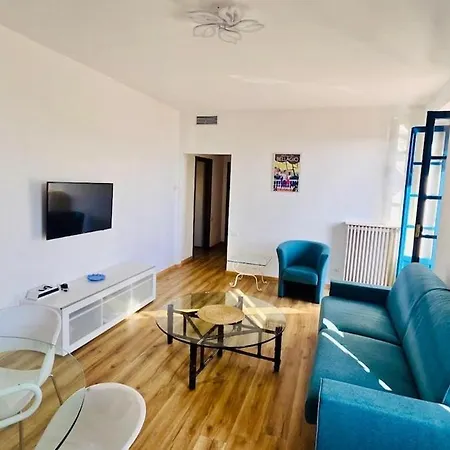 Lucia Apartament *