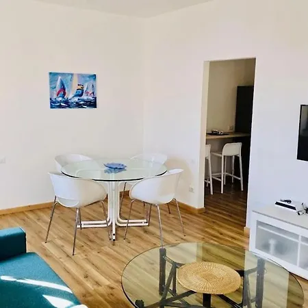Lucia Apartament *